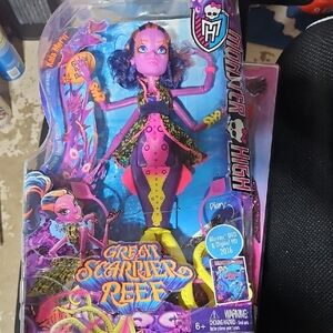 Monster High Great Scarrier Reef Doll with Pink and Purple